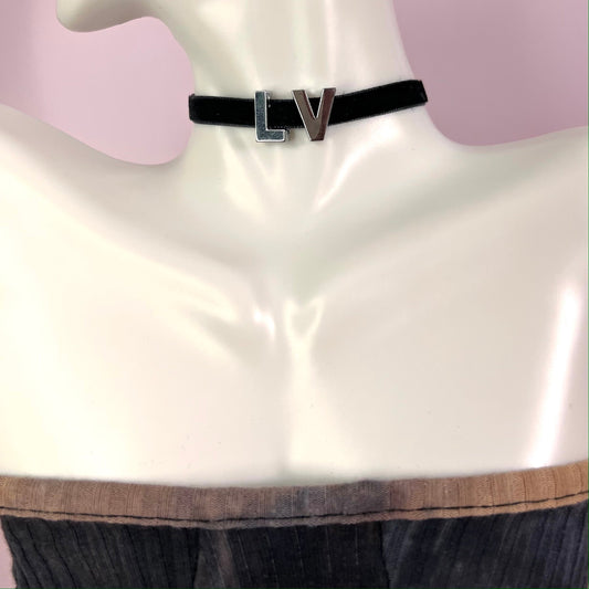 L - Choker Necklace